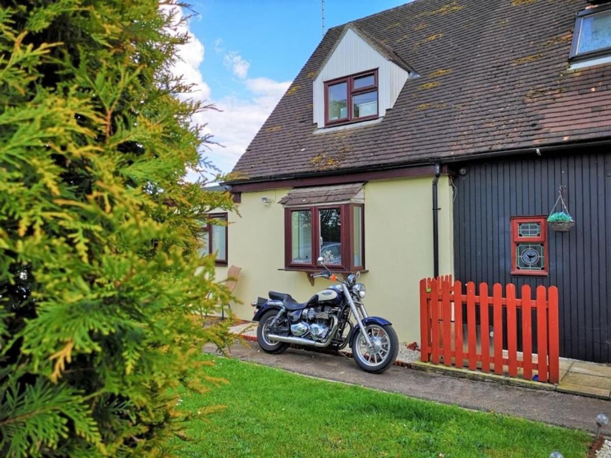 Chalet Cottages Streatley  ภายนอก รูปภาพ